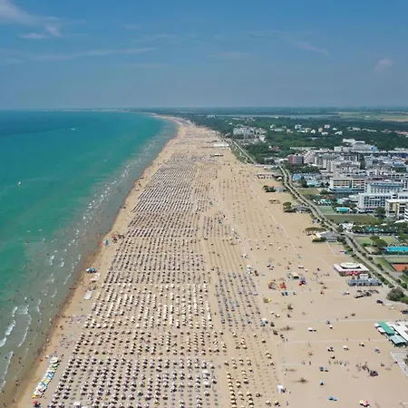 Luminous Flat With Private Garden 150 M From The Sea Lägenhet Bibione