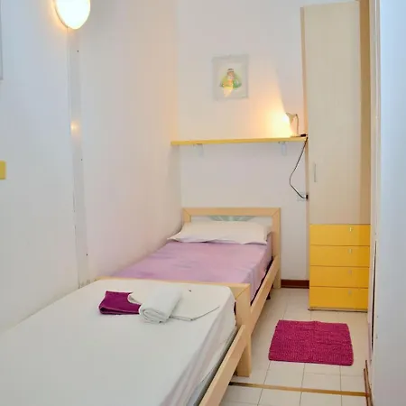 Lägenhet Luminous Flat With Private Garden 150 M From The Sea