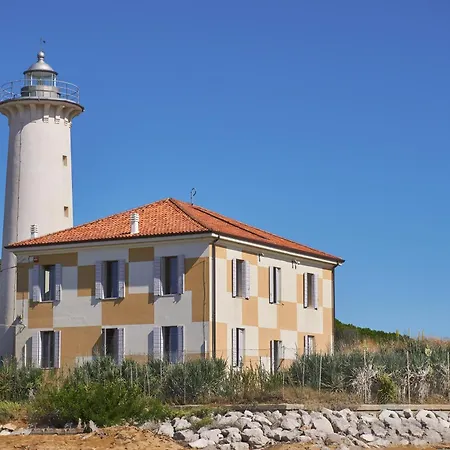 Апартаменты Luminous Flat With Private Garden 150 M From The Sea *
