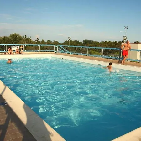 Апартаменты Luminous Flat With Private Garden 150 M From The Sea