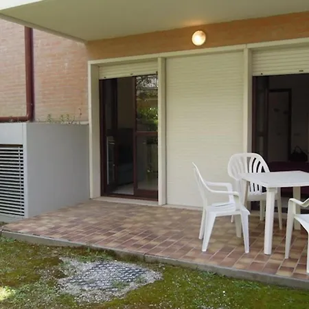 Luminous Flat With Private Garden 150 M From The Sea Lejlighed